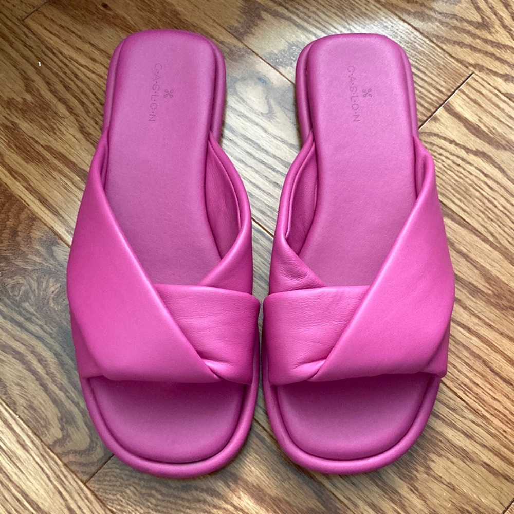 NORDSTROM CALSON - NEVER BEEN WORN!